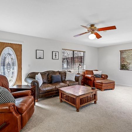 Captivating Continental Country Club Retreat With 4 Bdr And Spacious Deck! سارية العلم المظهر الخارجي الصورة