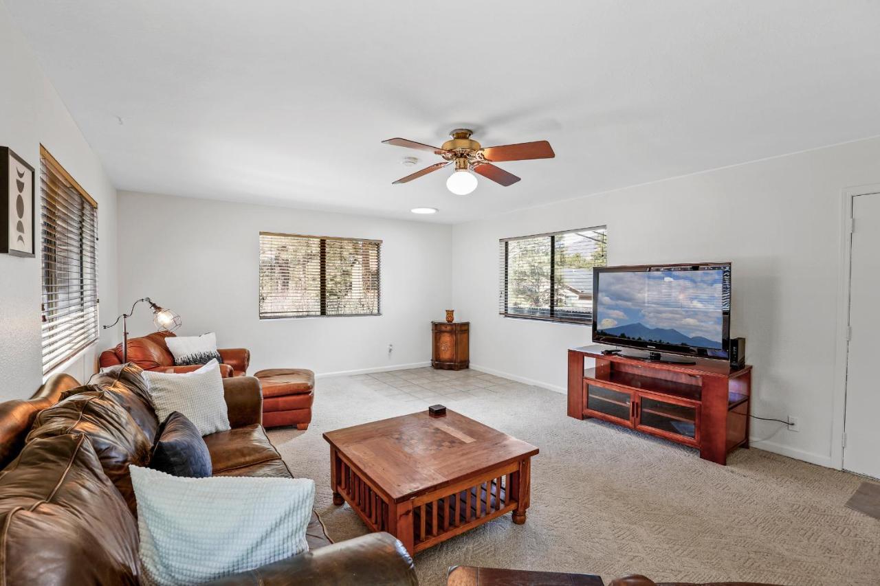 Captivating Continental Country Club Retreat With 4 Bdr And Spacious Deck! سارية العلم المظهر الخارجي الصورة