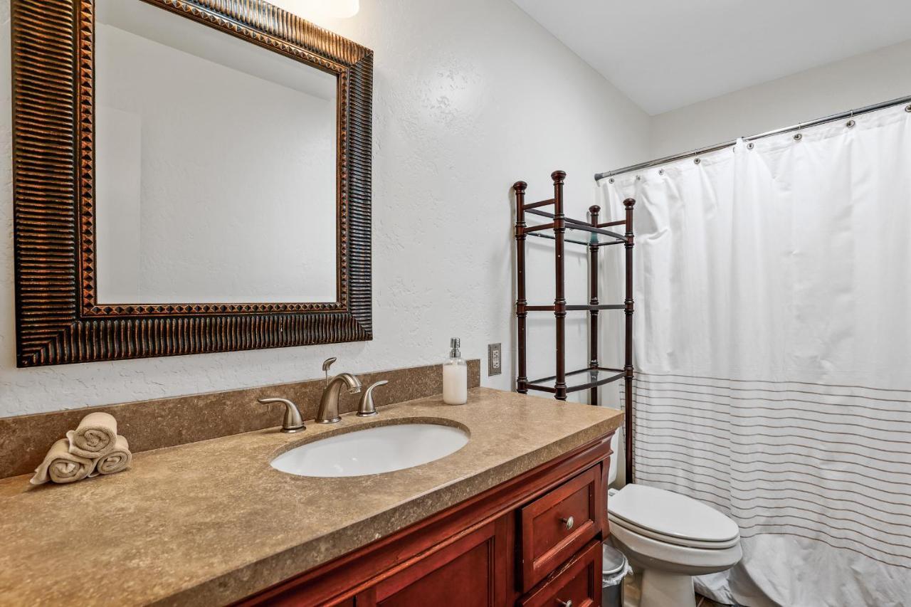 Captivating Continental Country Club Retreat With 4 Bdr And Spacious Deck! سارية العلم المظهر الخارجي الصورة