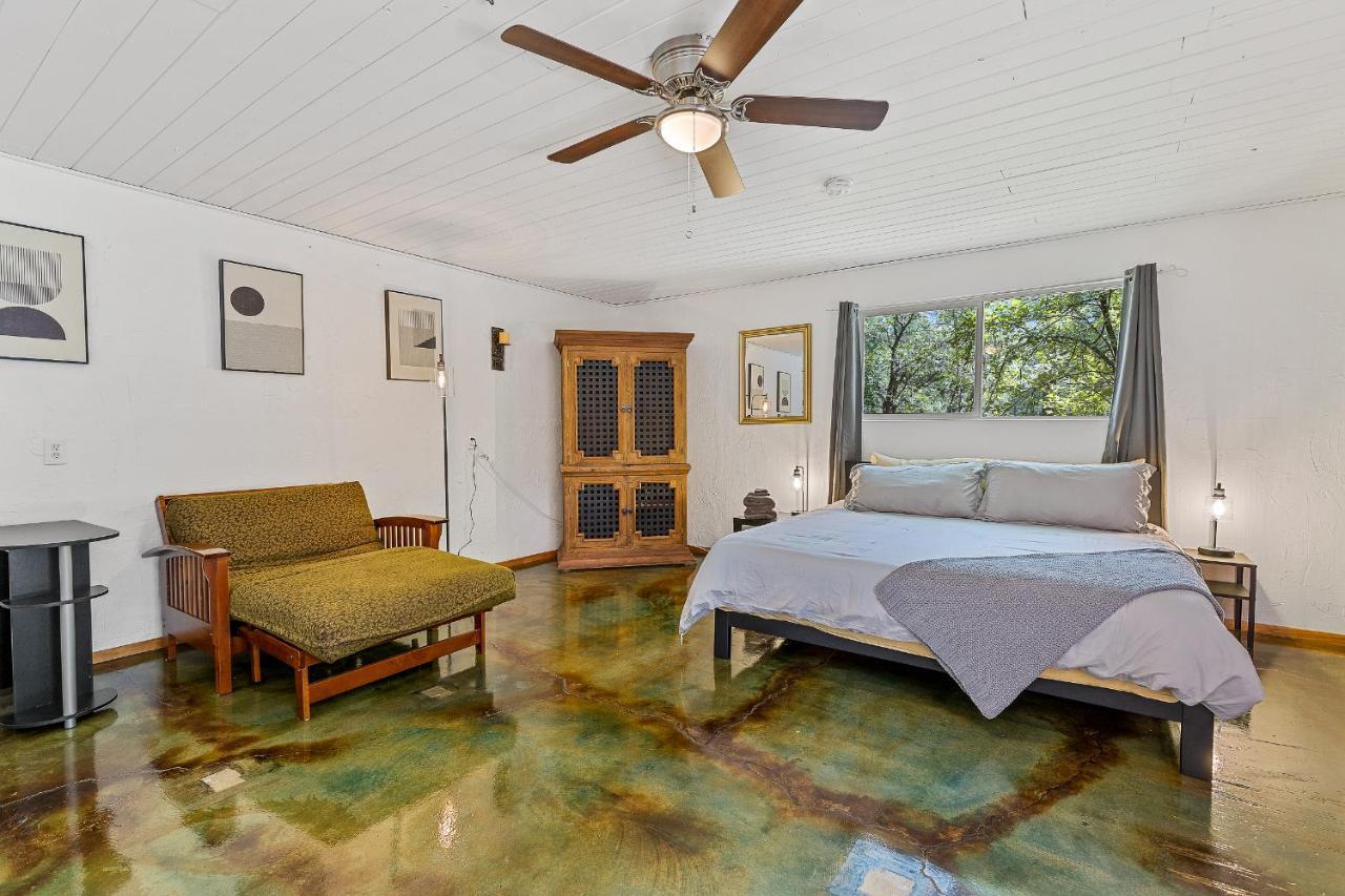 Captivating Continental Country Club Retreat With 4 Bdr And Spacious Deck! سارية العلم المظهر الخارجي الصورة