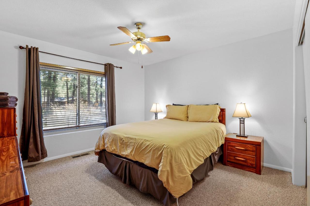 Captivating Continental Country Club Retreat With 4 Bdr And Spacious Deck! سارية العلم المظهر الخارجي الصورة